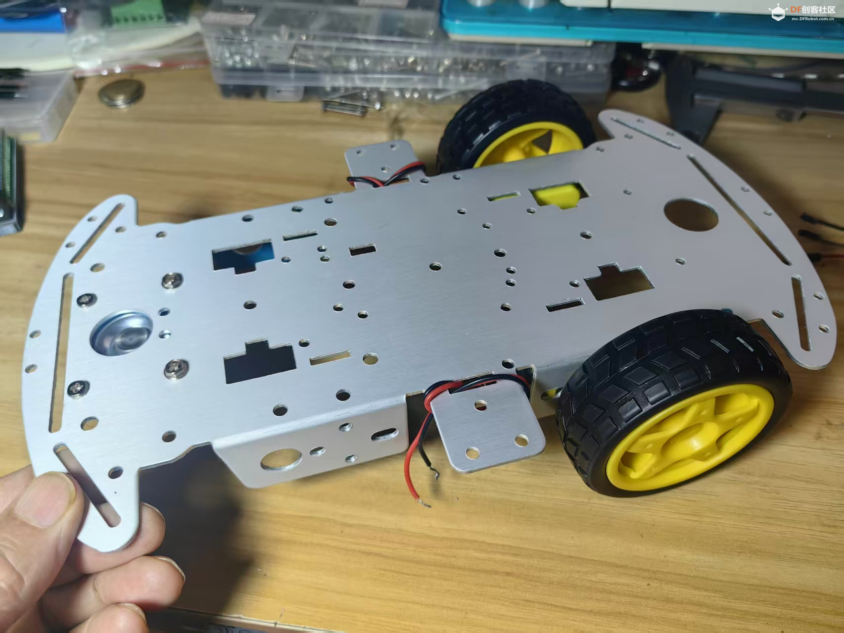 【花雕】嵌入式 AI Agent 机器人：硬件小车与部署 MimiClaw图5