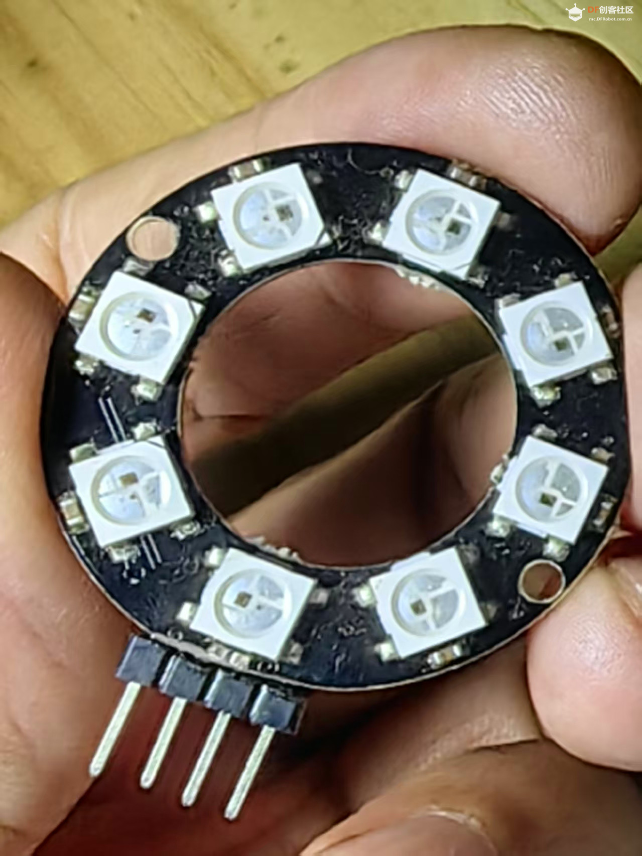 【花雕】行空板 K10 系列实验之引脚操作八位 WS2812B 灯环图1