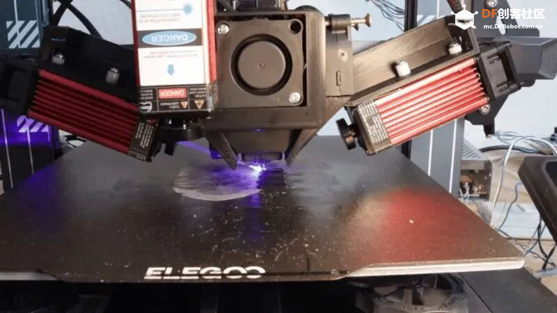 靠声音飞的微型机器人、半张银行卡大的闪电探测器、...图7