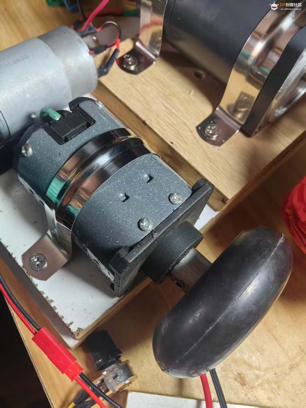 【花雕动手做】直流有刷 2S 7.4V高功率低噪音筋膜机马达图1