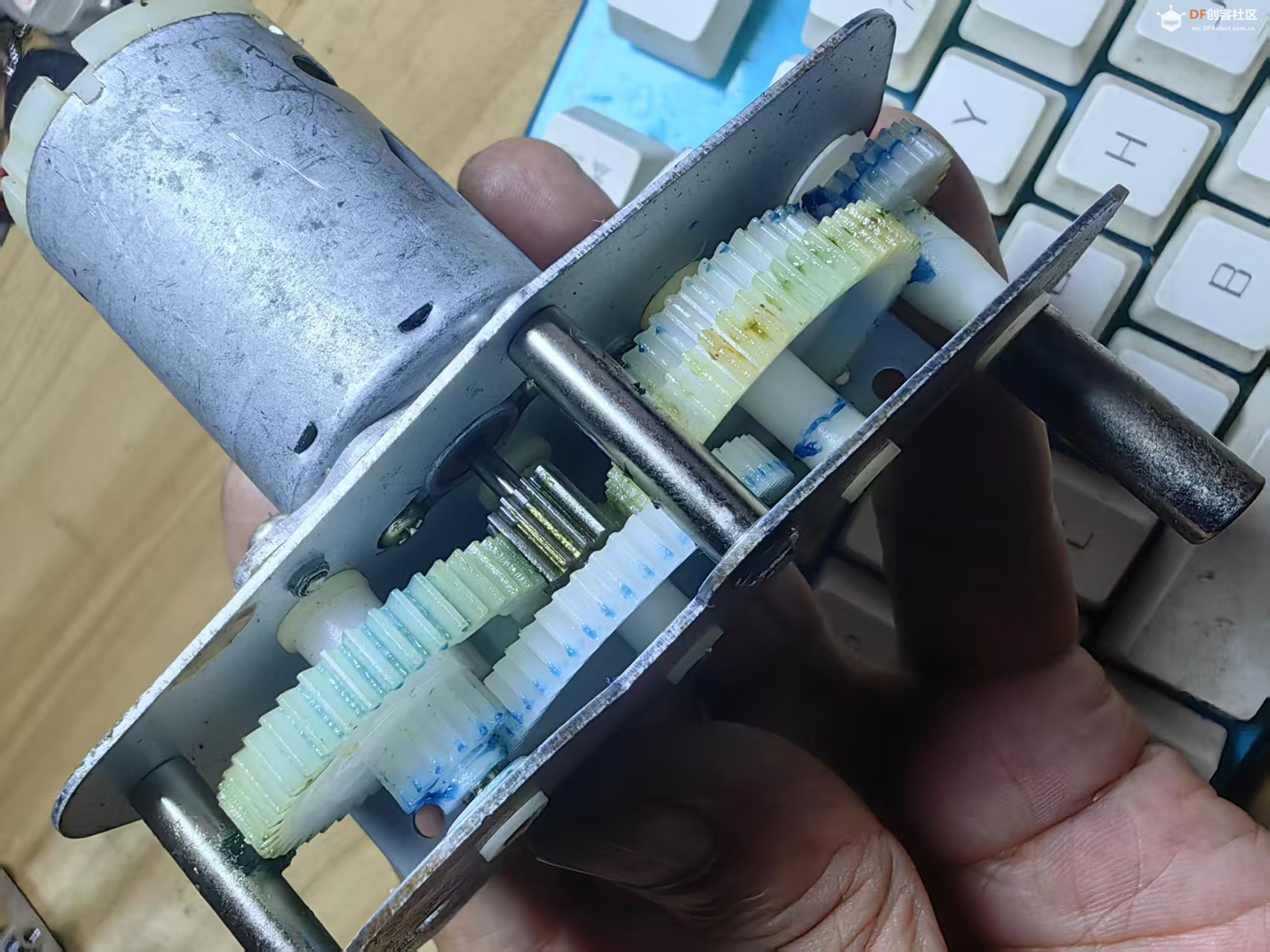 【花雕动手做】坦克波箱齿轮 7.4V 减速电机 DIY 动力模组图2